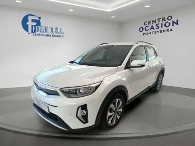 Usado Kia Stonic 101 CV (74 kW) 2025 Blanco SUV