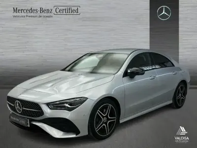 Usado Mercedes CLA220 AMG line 190 CV (139 kW) 2025 Gris Berlina