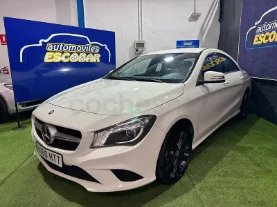Usado Mercedes CLA200 Urban 136 CV (100 kW) 2013 Blanco Coupe
