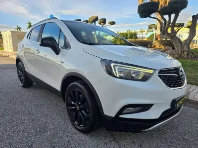 Usado Opel Mokka X Color Edition 136 HP (100 kW) 2018 Branco SUV