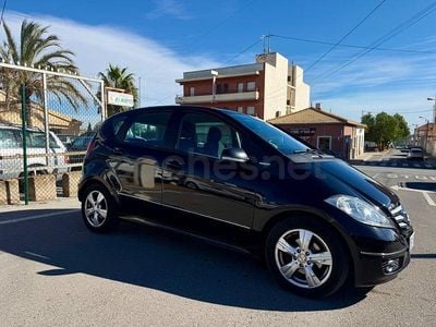 Usado Mercedes A180 Avantgarde 109 CV (80 kW) 2010 Negro Monovolumen