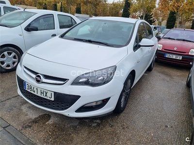 Blanco Usado 2014 Opel Astra Selective Berlina | 8700 € (Un poco caro)