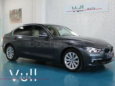 Usado BMW 325 Comfort Edition 224 CV (164 kW) 2017 Gris / plata Berlina