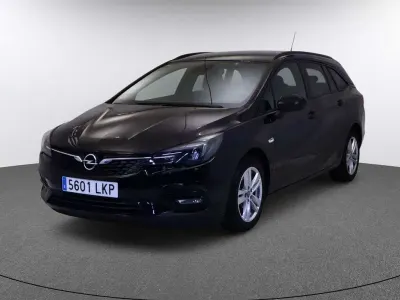 Usado Opel Astra Ultimate 145 CV (106 kW) 2020 Negro Familiar