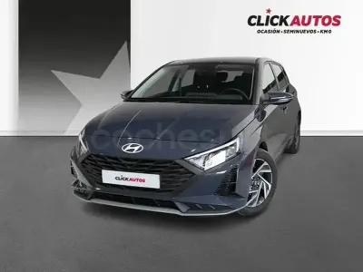 Usado Hyundai i20 84 CV (61 kW) 2025 Gris / plata Utilitario