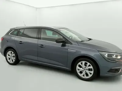 Usado Renault Mégane IV Intens 116 CV (85 kW) 2020 Plateado Utilitario