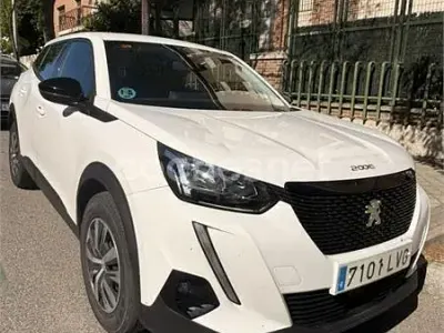 Usado Peugeot 2008 Active 100 CV (73 kW) 2021 Blanco SUV