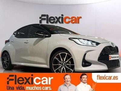 Usado Toyota Yaris Hybrid Sport 131 CV (96 kW) 2024 Blanco Utilitario