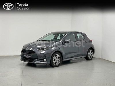Gris / plata Usado 2025 Toyota Yaris Hybrid Active Berlina | 22.500 € (Precio justo)
