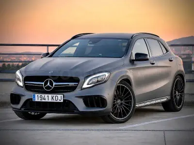 Usado Mercedes GLA45 AMG 381 CV (280 kW) 2017 Gris / plata SUV