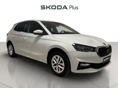 Usado Skoda Fabia 116 HP (85 kW) 2024 Branco Sedan