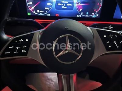 Negro Usado 2024 Mercedes V220 Avantgarde Monovolumen | 84.990 €