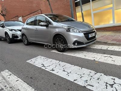 Usado Peugeot 208 Active 82 CV (60 kW) 2016 Gris / plata Utilitario