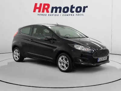 Usado Ford Fiesta Trend 101 CV (74 kW) 2013 Negro Utilitario