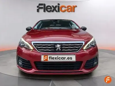 Usado Peugeot 308 Allure 130 HP (95 kW) 2019 Vermelho Sedan