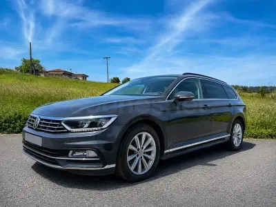 Usado VW Passat Sportline 150 CV (110 kW) 2017 Azul Familiar