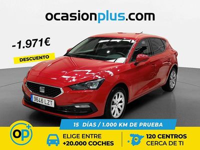 Usado Seat Leon Style 130 CV (95 kW) 2022 Rojo Berlina