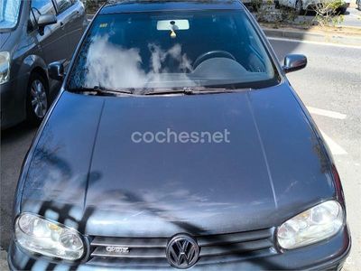 Usado VW Golf IV Highline 115 CV (84 kW) 2002 Gris / plata Berlina