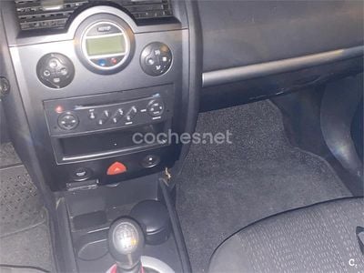 Usado Renault Mégane II Dynamique 105 CV (77 kW) 2007 Negro Berlina