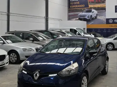 Usado Renault Clio IV Business 75 CV (55 kW) 2015 Azul Berlina