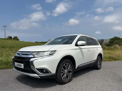 Usado Mitsubishi Outlander Motion 150 CV (110 kW) 2016 Blanco SUV