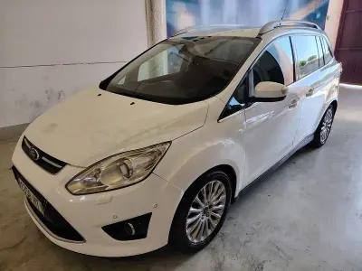 Usado Ford Grand C-Max Trend 125 CV (91 kW) 2013 Blanco Monovolumen