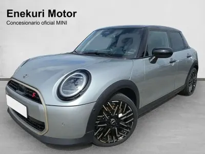 Usado Mini Cooper S Essential 204 CV (150 kW) 2025 Plateado Utilitario