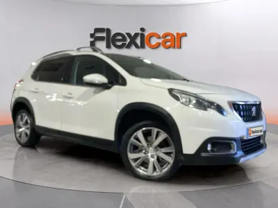Usado Peugeot 2008 Allure 110 CV (80 kW) 2018 Blanco SUV
