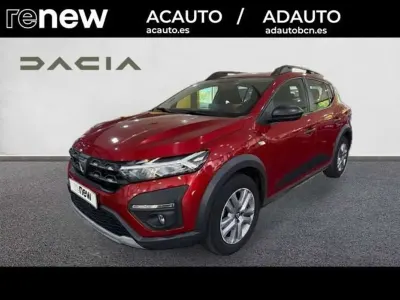 Usado Dacia Sandero Essentiel 91 CV (66 kW) 2021 Rojo Utilitario