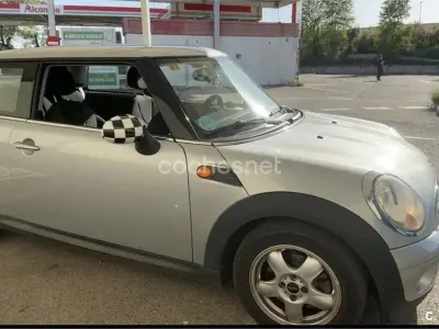 Usado Mini ONE 90 CV (66 kW) 2008 Gris / plata Utilitario