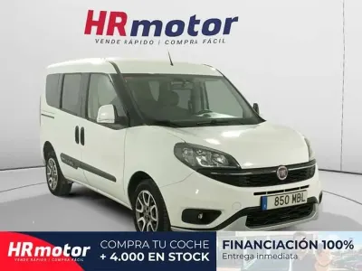 Usado Fiat Doblò Trekking 120 CV (88 kW) 2022 Blanco Monovolumen