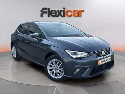 Usado Seat Ibiza Style 116 CV (85 kW) 2024 Gris Utilitario