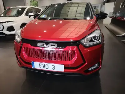 Nuevo EVO Evo 3 107 CV (78 kW) 2026 Rojo SUV