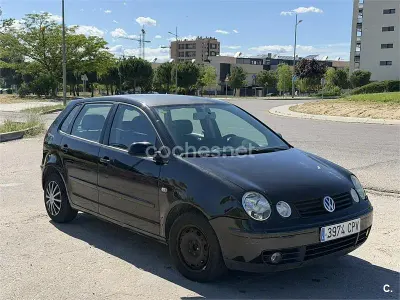 Usado VW Polo Trendline 100 CV (73 kW) 2003 Negro Berlina