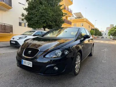 Usado Seat Leon Ecomotive 105 CV (77 kW) 2009 Negro Utilitario