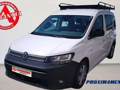 Usado VW Caddy Trendline 122 CV (89 kW) 2021 Blanco Monovolumen