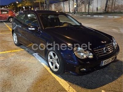 Usado Mercedes C220 143 CV (105 kW) 2004 Azul Berlina
