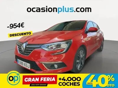Usado Renault Mégane Zen 110 CV (80 kW) 2017 Rojo