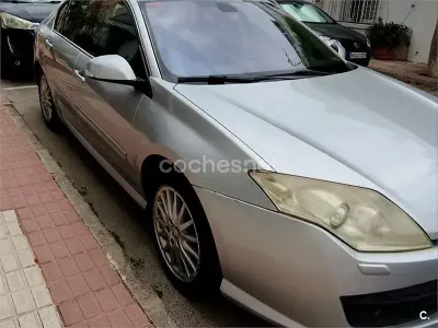 Usado Renault Laguna III Expression 150 CV (110 kW) 2007 Gris / plata Berlina
