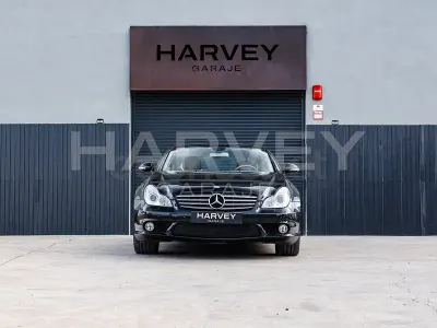 Usado Mercedes CLS55 AMG AMG 476 CV (350 kW) 2005 Negro Berlina