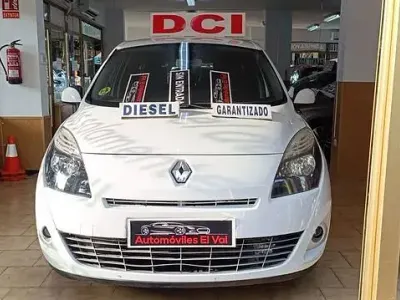 Usado Renault Grand Scénic Dynamique 129 CV (94 kW) 2010 Blanco Monovolumen