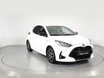 Blanco Usado 2021 Toyota Yaris Hybrid Style Berlina | 21.000 € (Un poco caro)