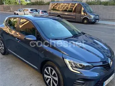 Używany Renault Clio V Zen 140 KM (102 kW) 2021 Szary Sedan/Limuzyna