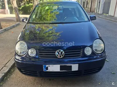 Usado VW Polo Highline 75 CV (55 kW) 2004 Negro Utilitario