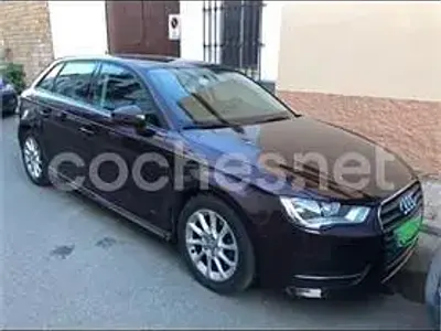 Usado Audi A3 116 CV (85 kW) 2019 Granate Berlina
