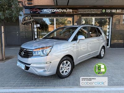 Gris / plata Usado 2016 Ssangyong (KGM) Rodius Limited Monovolumen | 18.490 €