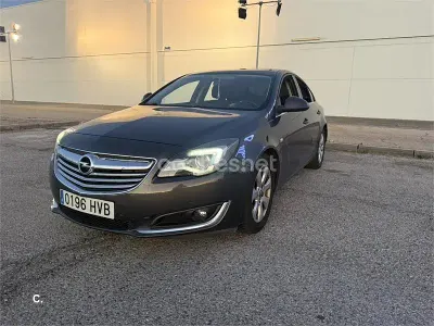 Usado Opel Insignia Expression 120 CV (88 kW) 2013 Gris / plata Berlina