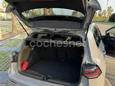 Usado VW Golf VIII GTI 265 CV (194 kW) 2025 Gris / plata Berlina