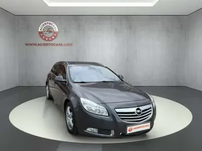 Usado Opel Insignia 179 CV (131 kW) 2010 Gris Utilitario