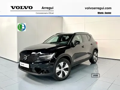 Uusi Volvo XC40 Plus 163 HP (119 kW) 2026 Musta Katumaasturi